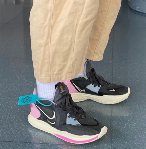 Alternative view of Giày Nike Kyrie 5 Low 'Iron Grey Coconut Milk' DJ6012-005