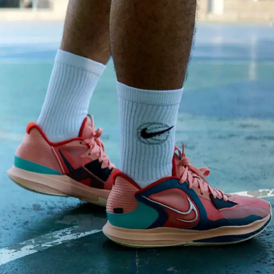 Alternative view of Giày Nike Kyrie Low 5 ‘Madder Root’ DJ6014-800
