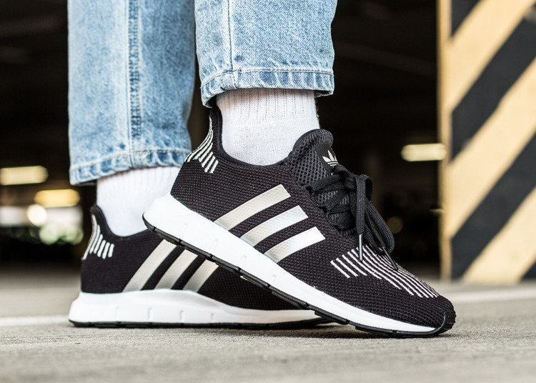 Giày Adidas Swift Run 'Core Black' CQ2597 - Ảnh 2