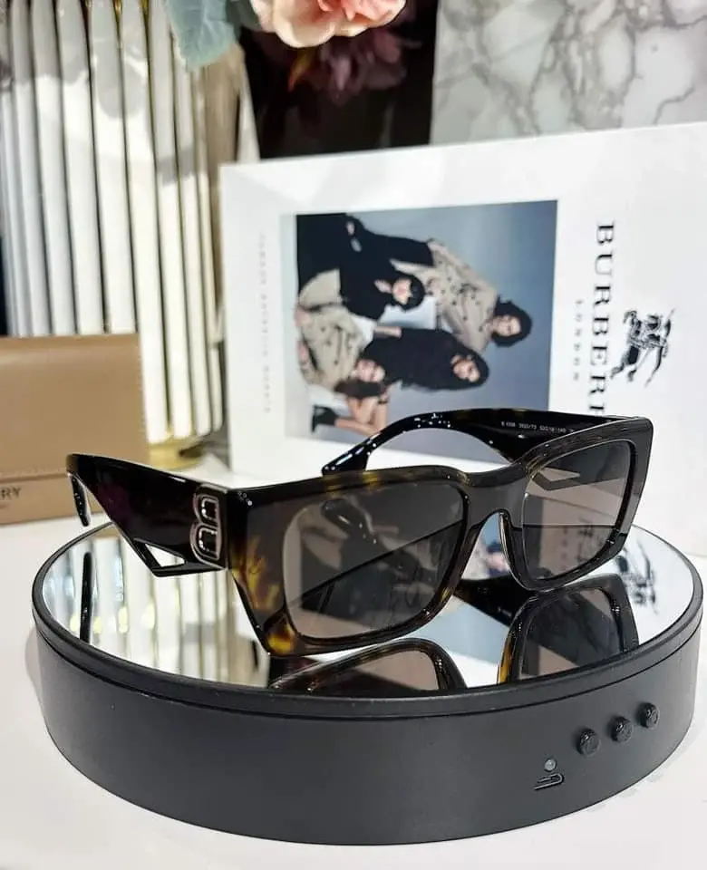 Kính Burberry Rectangular Sunglasses 'Dark Brown' BE4336-392073 - Ảnh 3