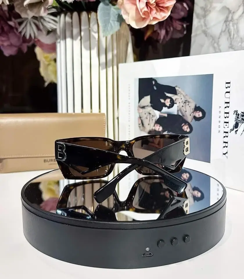 Alternative view of Kính Burberry Rectangular Sunglasses 'Dark Brown' BE4336-392073