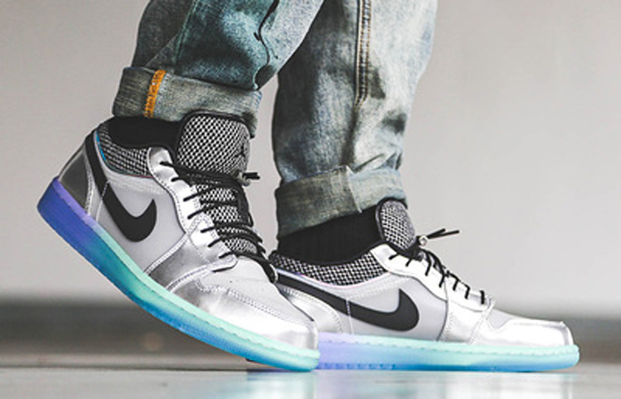 Giày Nike Wmns Air Jordan 1 Low SE 'Metallic Silver Gradient' DJ5199-109 - Ảnh 6