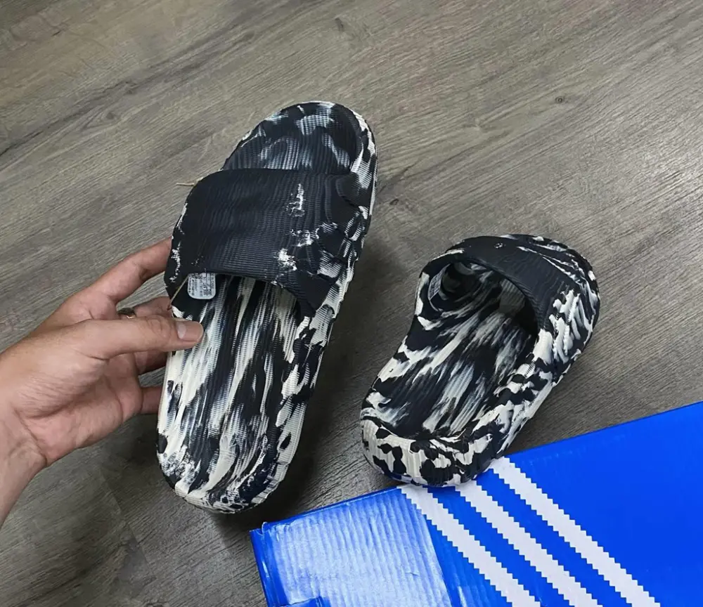 Dép Adidas Adilette 22 'Carbon Aluminum' GX6947 - Ảnh 6