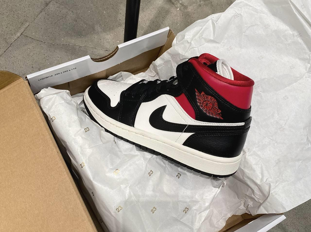 Giày Nike Air Jordan 1 Mid 'Black Sail Gym Red' BQ6472-061 - Ảnh 8