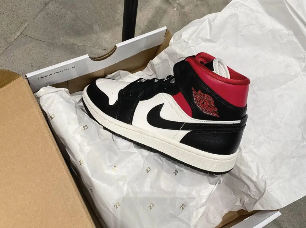 Giày Nike Air Jordan 1 Mid 'Black Sail Gym Red' BQ6472-061 - Ảnh 8