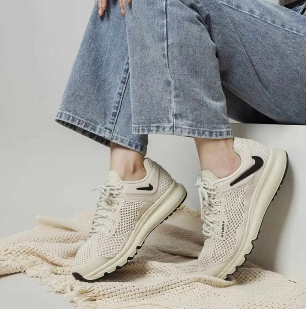 Alternative view of Giày Nike x Stussy Air Max 2013 'Fossil' DM6447-200