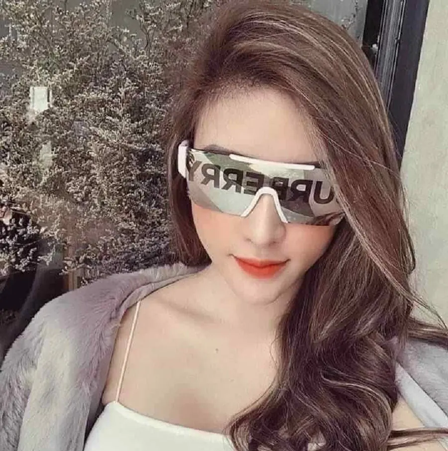 Kính Burberry Sunglasses 'White' BE42913007 - Ảnh 3