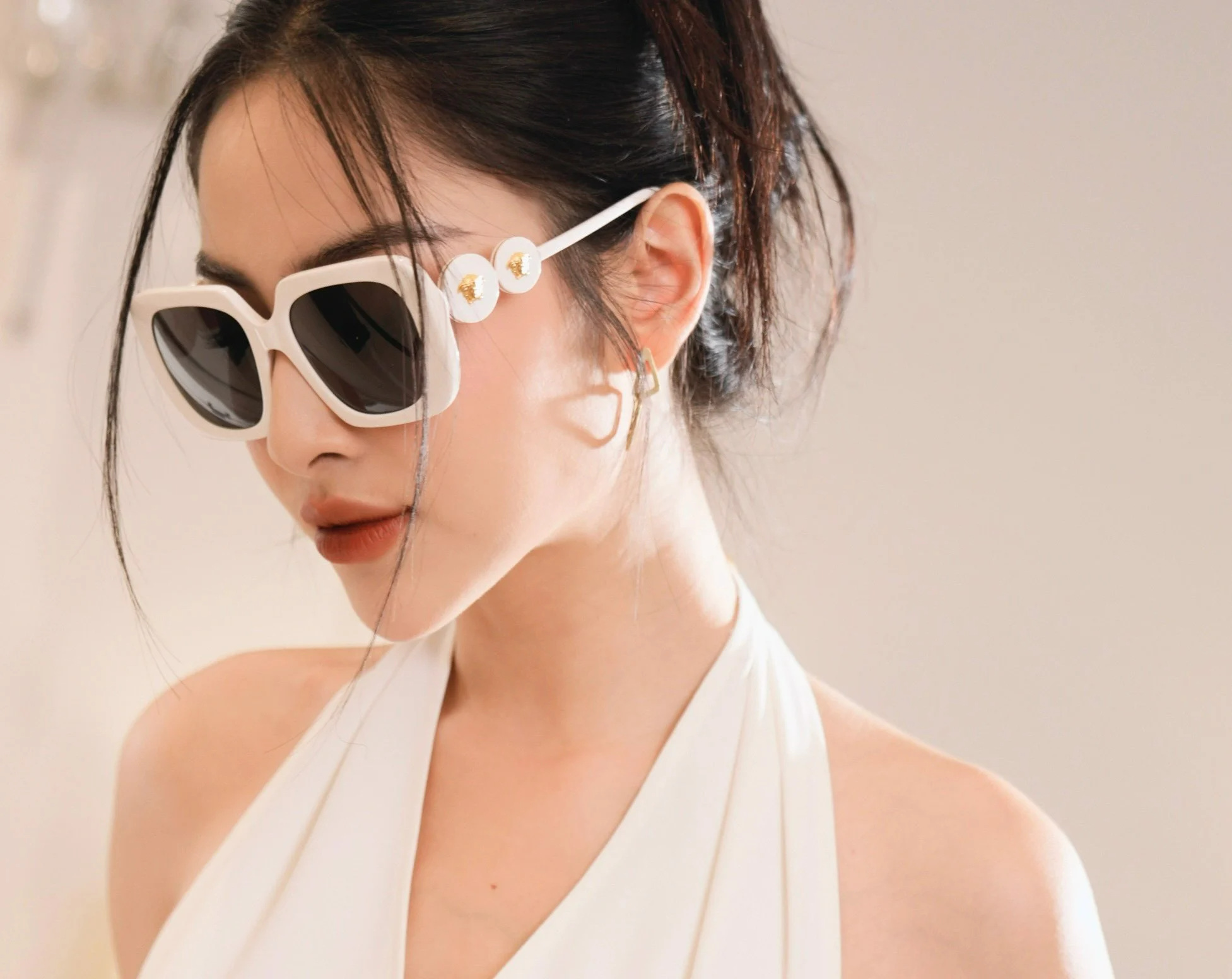 Kính Versace Square Sunglasses 'White' VE4434-314 - Ảnh 9