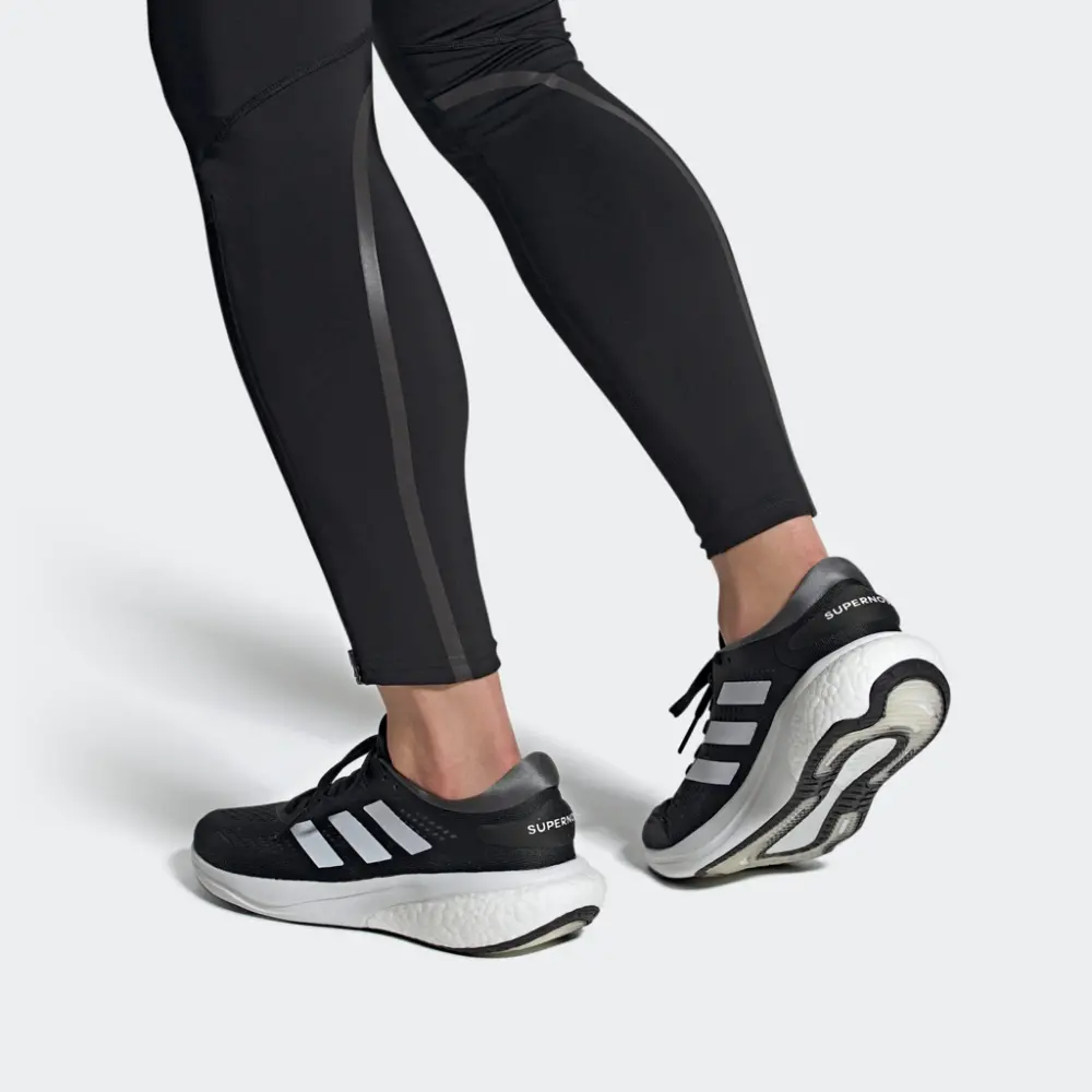 Alternative view of Giày Adidas Supernova 2 'Black White' GW9088