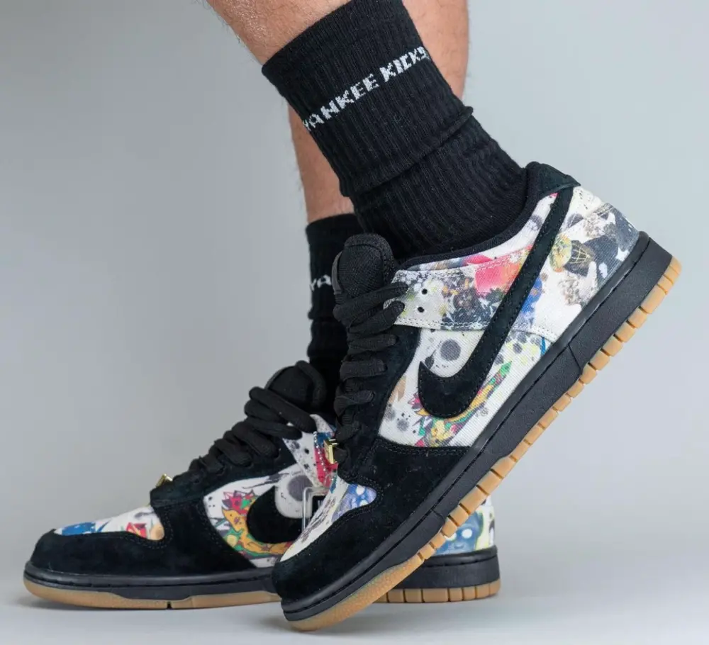 Alternative view of Giày Nike Supreme x Dunk Low SB 'Rammellzee' FD8778-001