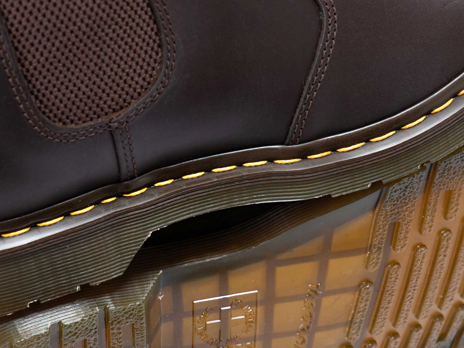 Giày Dr Martens 2976 Yellow Stitch Crazy Horse Leather Chelsea Boots 27486201 - Ảnh 5