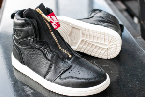 Alternative view of Giày Nike Air Jordan 1 Retro High Zip 'Black' AQ3742-016