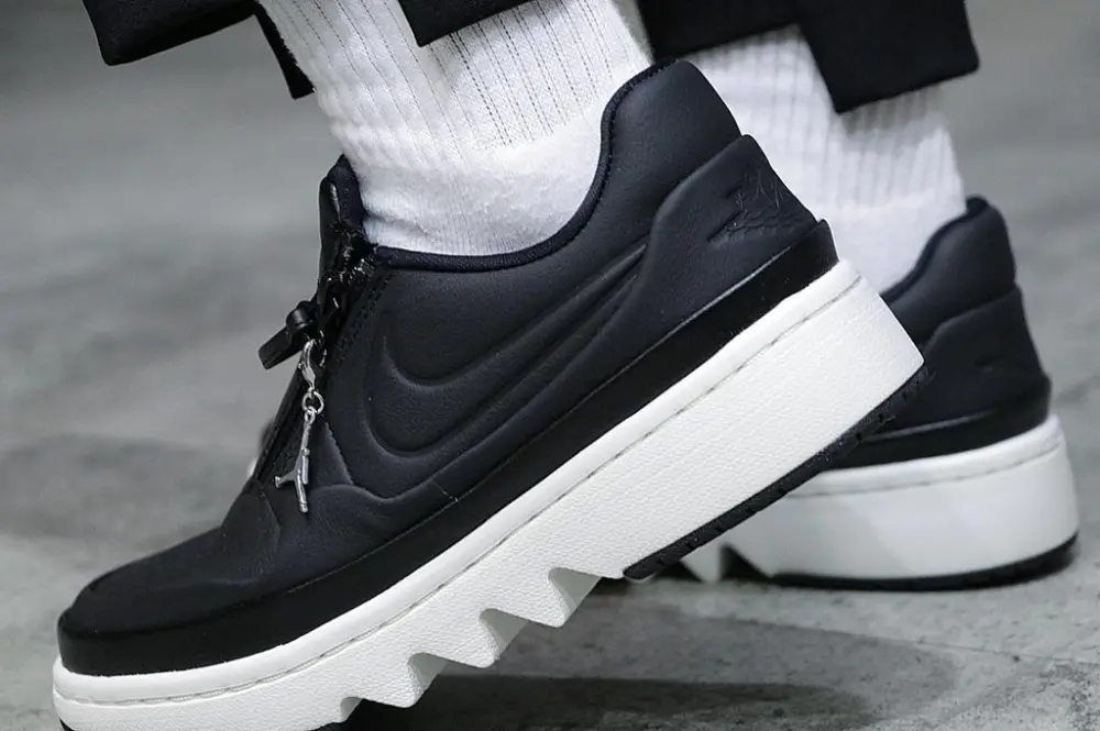 Giày Nike Wmns Air Jordan 1 Jester XX Low 'Black' AV4050-001 - Ảnh 4