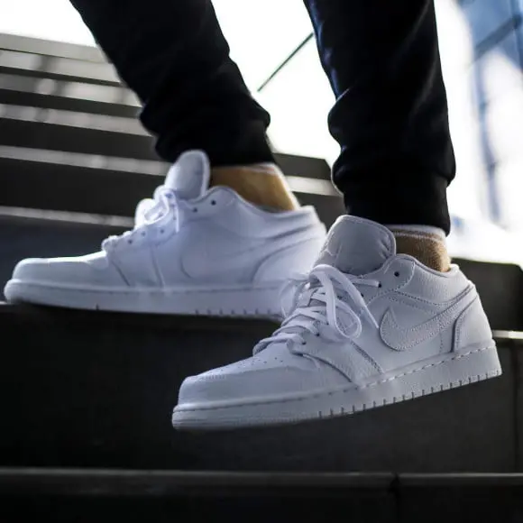 Giày Nike Air Jordan 1 Retro Low 'Pure Platinum' 553558-111 - Ảnh 4