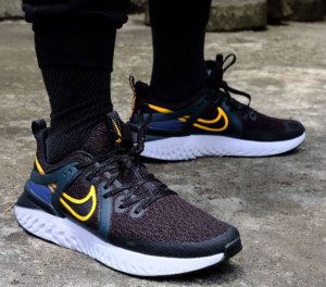 Alternative view of Giày Nike Legend React 2 AT1368-009