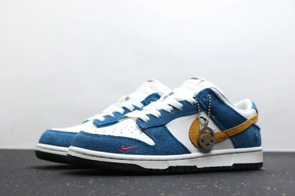 Alternative view of Giày Nike Kasina x Dunk Low '80s Bus' CZ6501-100