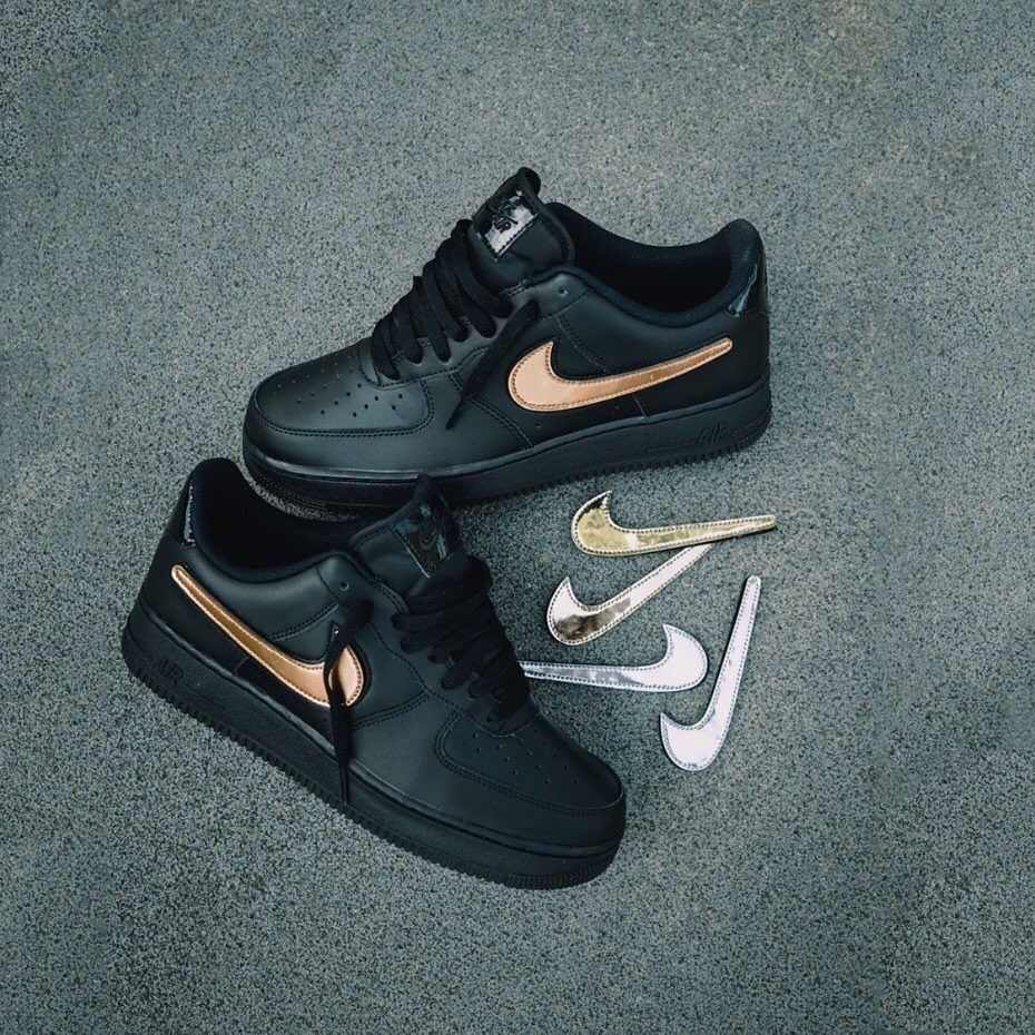 Giày Nike Air Force 1 Black Metallic Gold Removable Swoosh Pack - Ảnh 3