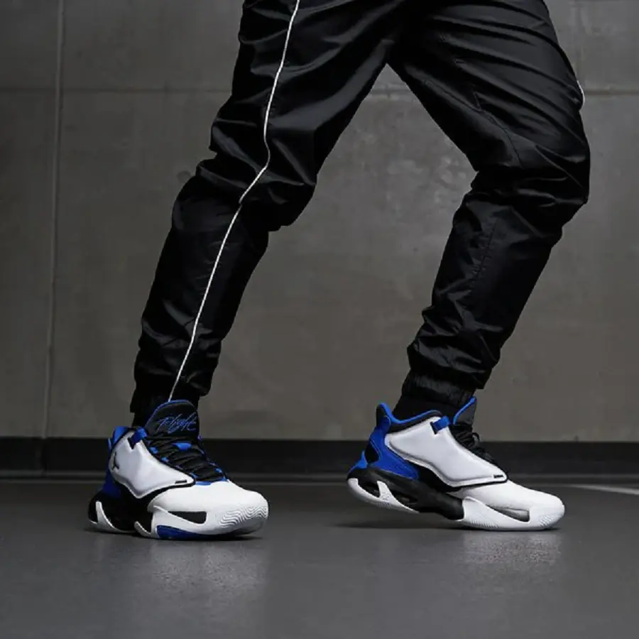 Alternative view of Giày Nike Jordan Max Aura 4 'White Hyper Royal' DN3687-104