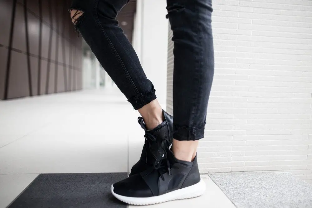 Alternative view of Giày Adidas Tubular Defiant 'Core Black' S75249