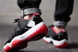 Giày Nike Air Jordan 11 Retro Low 'Bred' 528895-012 - Ảnh 4