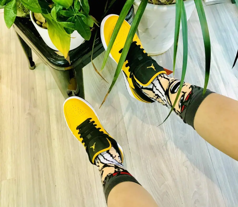 Giày Nike Air Jordan 1 Low 'University Gold Black' 553558-700 - Ảnh 3