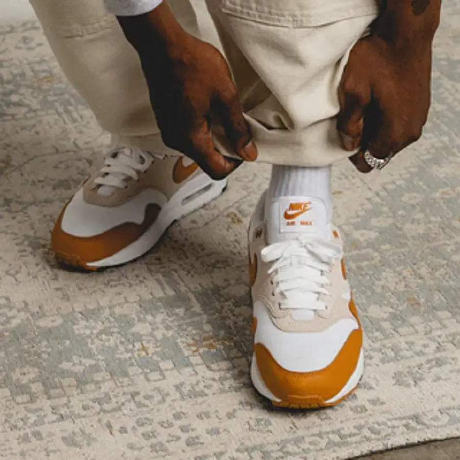 Alternative view of Giày Nike Air Max 1 'Bronze' DZ4549-110