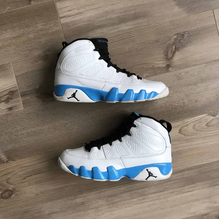Alternative view of Giày Nike Air Jordan 9 Retro 'UNC' 2010 302370-103