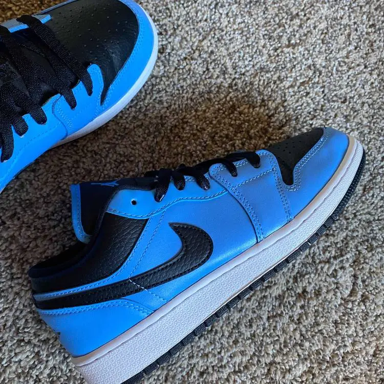 Giày Nike Air Jordan 1 Low GS 'University Blue Black' 553560-403 - Ảnh 3
