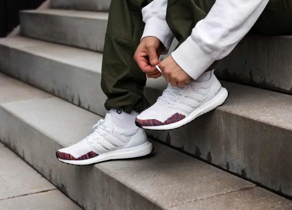 Alternative view of Giày Adidas UltraBoost 1.0 Retro 'White Multi' BB7800