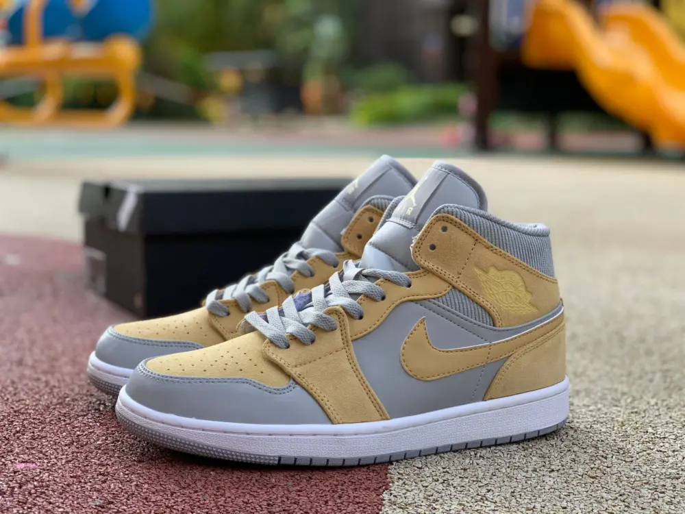 Alternative view of Giày Nike Air Jordan 1 Mid SE 'Tan Grey' DA4666-001