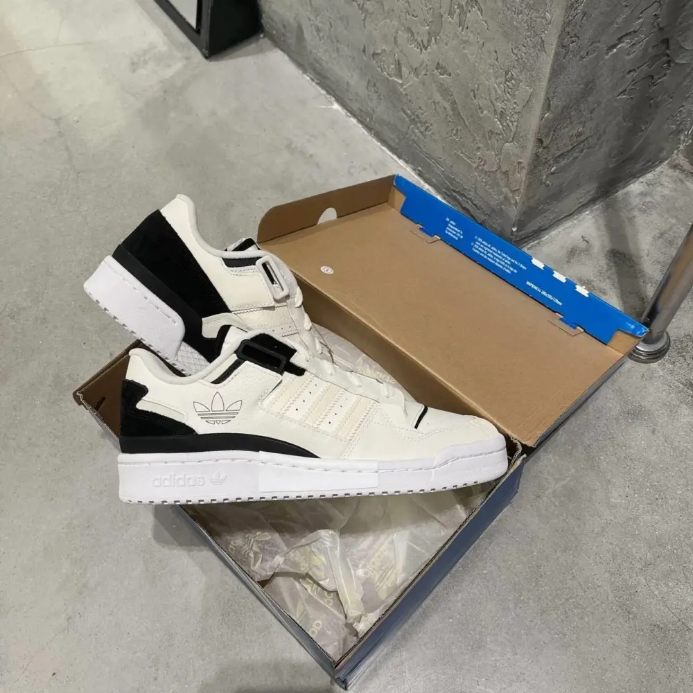 Alternative view of Giày Adidas Forum Exhibit Low 'Off White Black' H01914