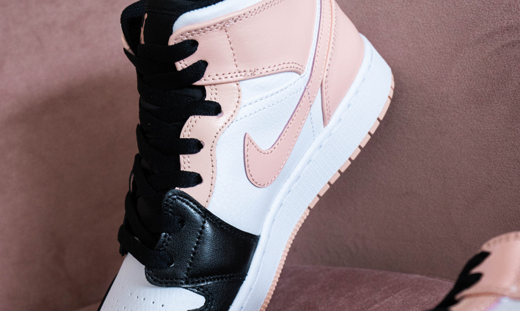 Giày Nike Air Jordan 1 Mid GS 'Crimson Tint' 554725-133 - Ảnh 4