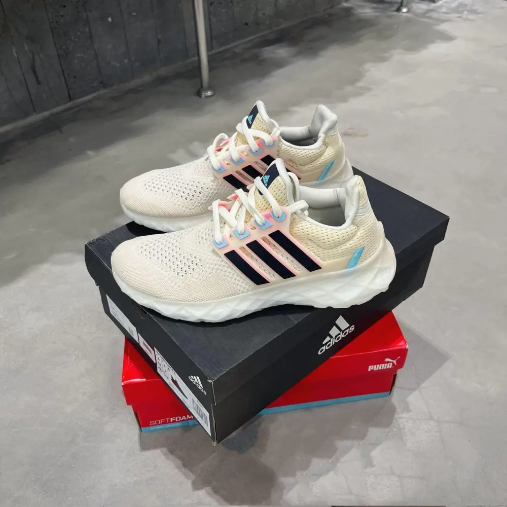 Alternative view of Giày Adidas Ultraboost Web DNA ‘Cream’ GX2137
