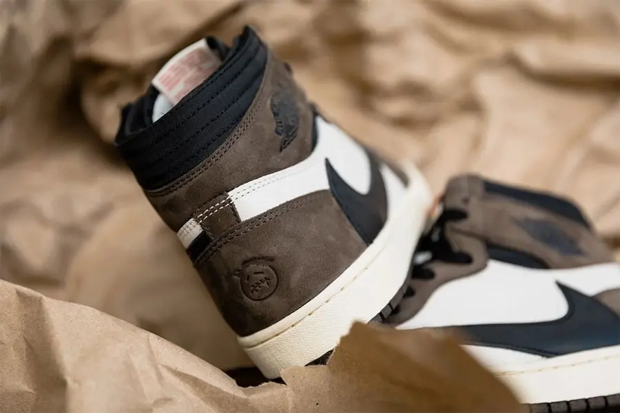 Giày Nike Travis Scott x Air Jordan 1 Retro High OG 'Mocha' CD4487-100 - Ảnh 4