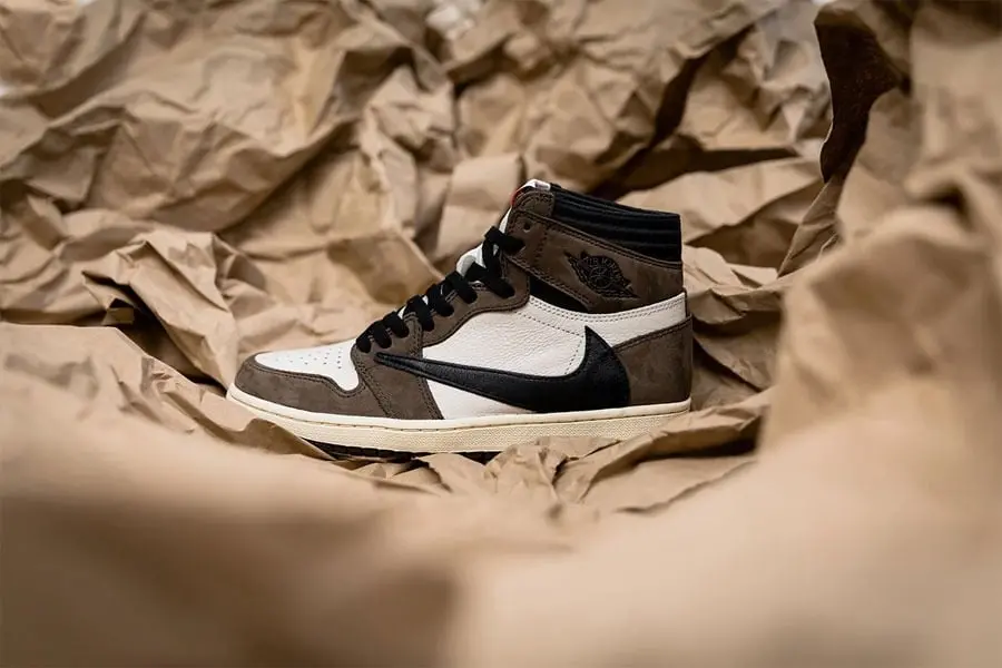 Alternative view of Giày Nike Travis Scott x Air Jordan 1 Retro High OG 'Mocha' CD4487-100