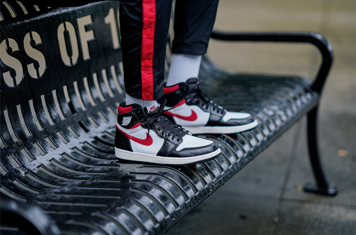 Giày Nike Air Jordan 1 Retro High 'Black Gym Red' 555088-061 - Ảnh 5