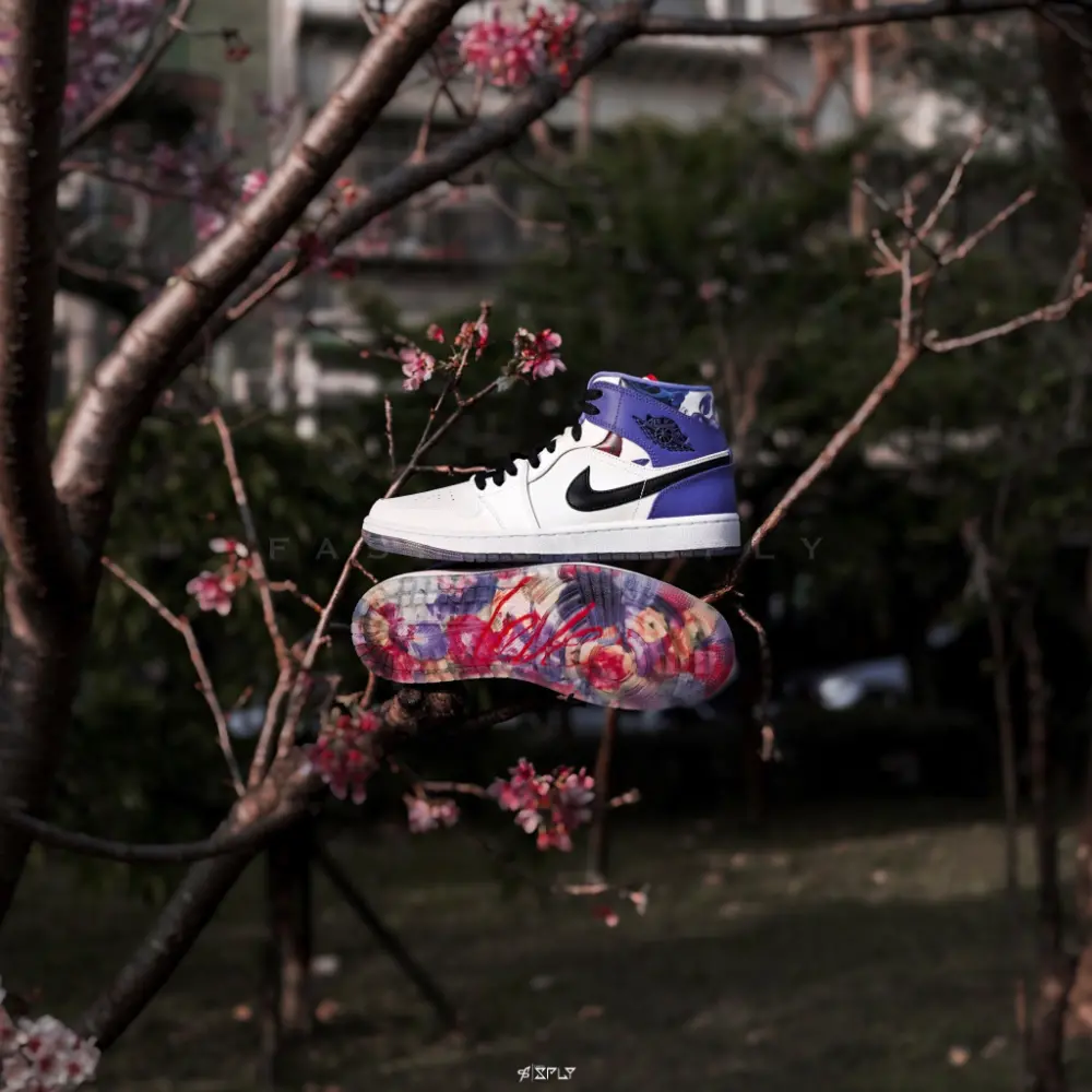 Alternative view of Giày Nike Air Jordan 1 Mid 'Valentine's Day Flowers' FD4330-101