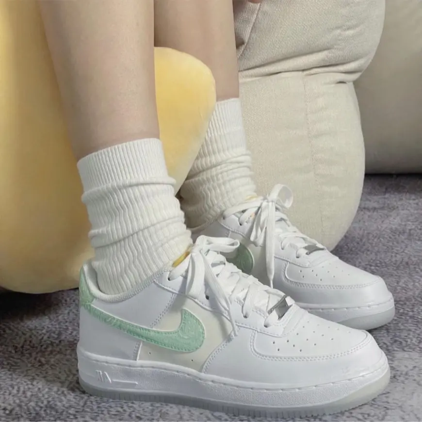 Alternative view of Giày Nike Air Force 1 Low 'Easter' FJ7706-131