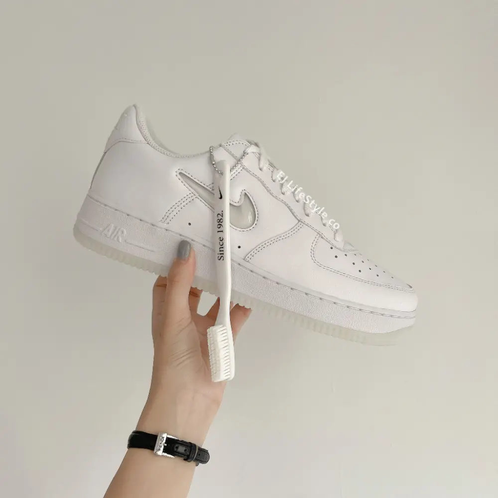 Alternative view of Giày Nike Air Force 1 Low 'Color Of The Month' FN5924-100