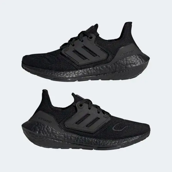 Alternative view of Giày Adidas UltraBoost 22 Big Kid 'Triple Black' GZ3996