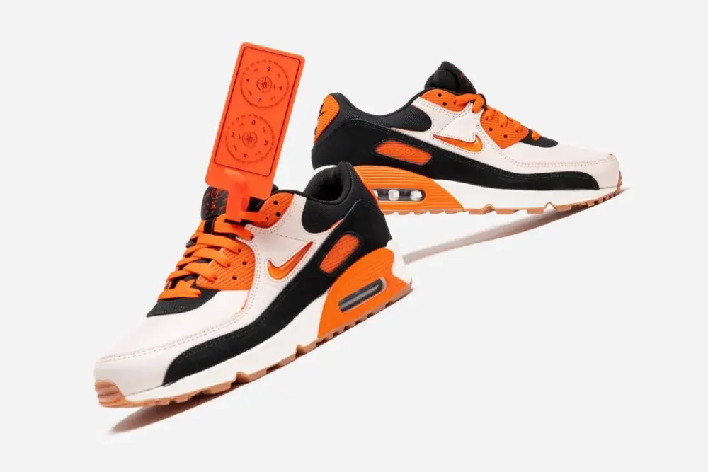 Alternative view of Giày Nike Air Max 90 'Home & Away Safety Orange' CJ0611-100