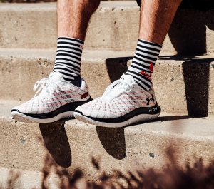 Alternative view of Giày Under Armour Flow Velociti Wind 'White Beta' 3023545-102