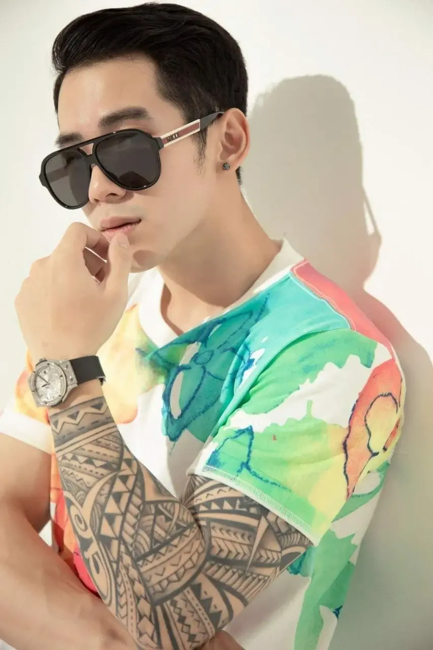 Alternative view of Kính Gucci Sunglasses 'Black' GG0463SA-002