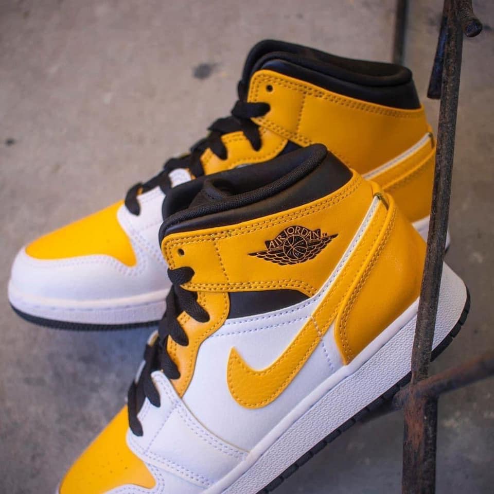 Giày Nike Air Jordan 1 Mid 'University Gold' 554724-170 - Ảnh 6