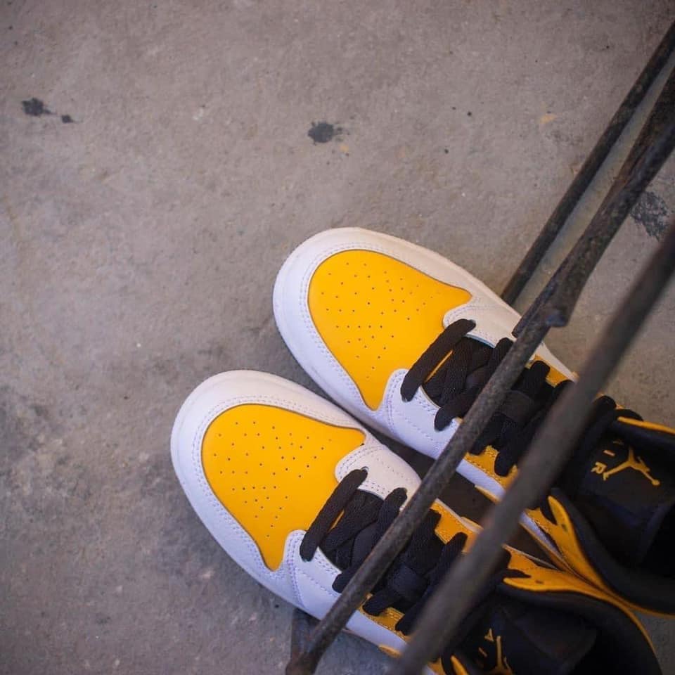 Giày Nike Air Jordan 1 Mid 'University Gold' 554724-170 - Ảnh 5