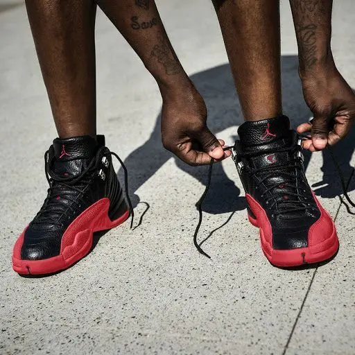 Alternative view of Giày Nike Air Jordan 12 Retro 'Flu Game 2016' 153265-002