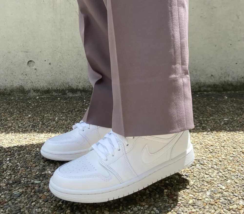 Giày Nike Air Jordan 1 Mid 'Triple White' DV0991-111 - Ảnh 3