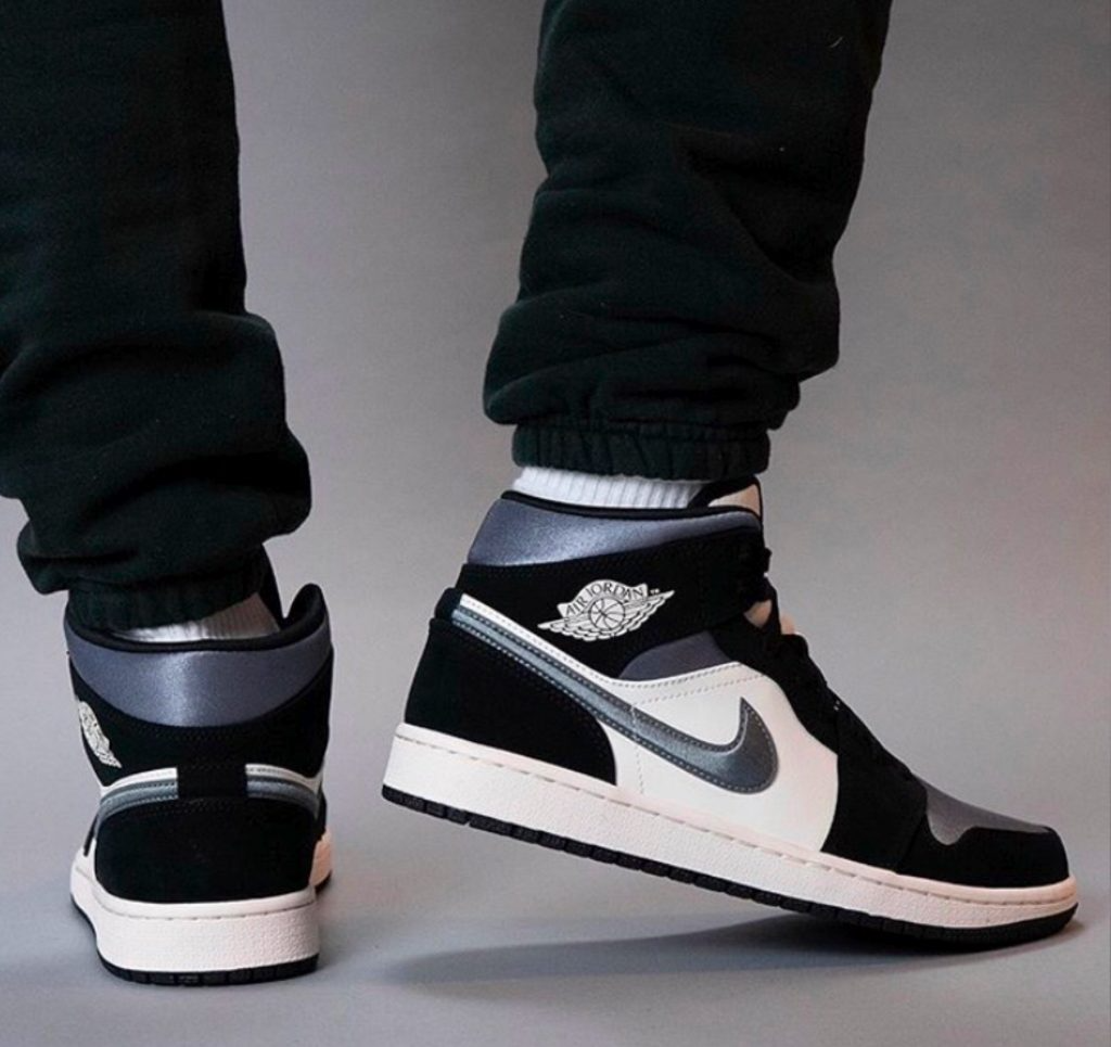 Giày Nike Air Jordan 1 Mid Satin 'Grey Toe' 852542-011 - Ảnh 6