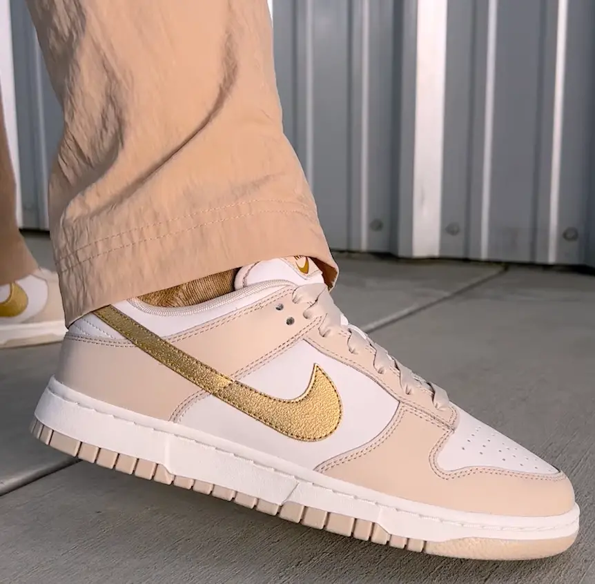 Giày Nike Dunk Low 'Phantom Metallic Gold' DX5930-001 - Ảnh 5