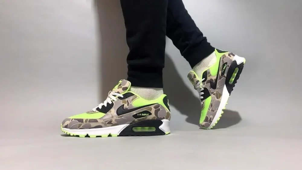 Alternative view of Giày Nike Air Max 90 'Green Camo' CW4039-300